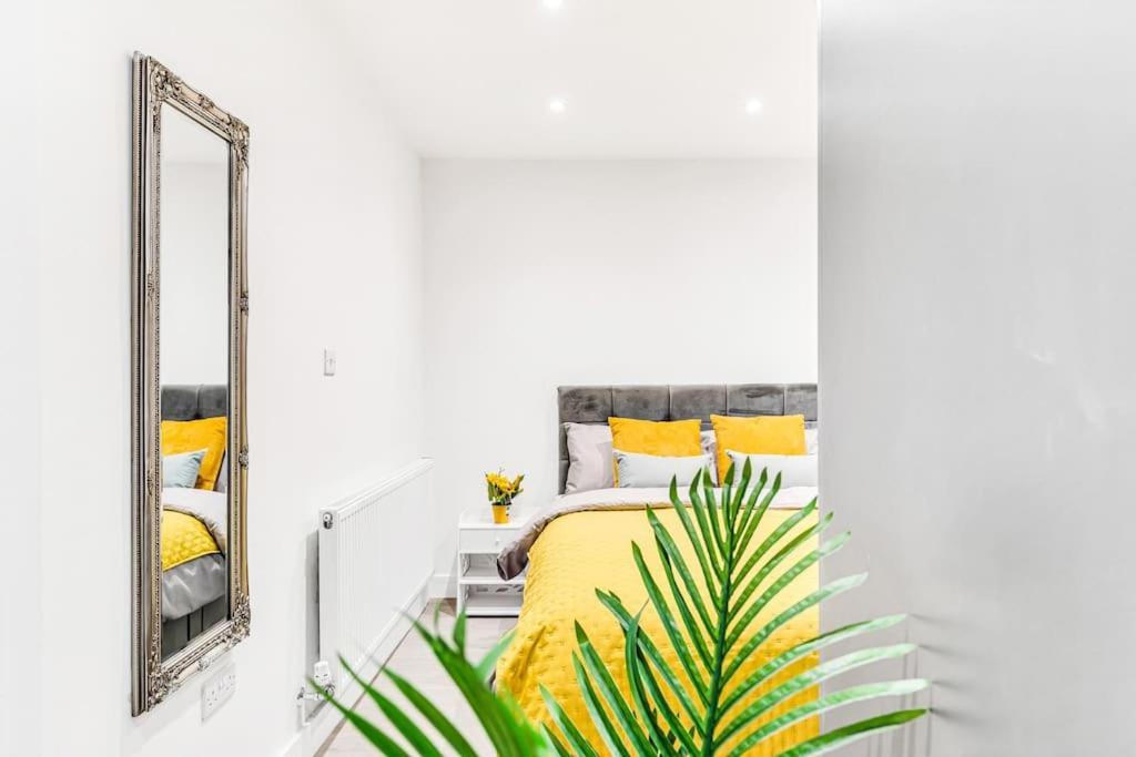Апартаменты Luxaway Holland Park With Ac - Sleeps 8 Лондон