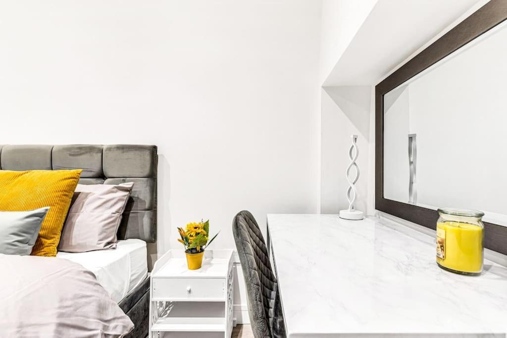 Luxaway Holland Park With Ac - Sleeps 8 Апартаменты