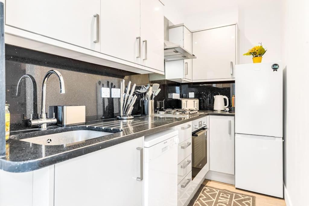 Luxaway Holland Park With Ac - Sleeps 8 Апартаменты *